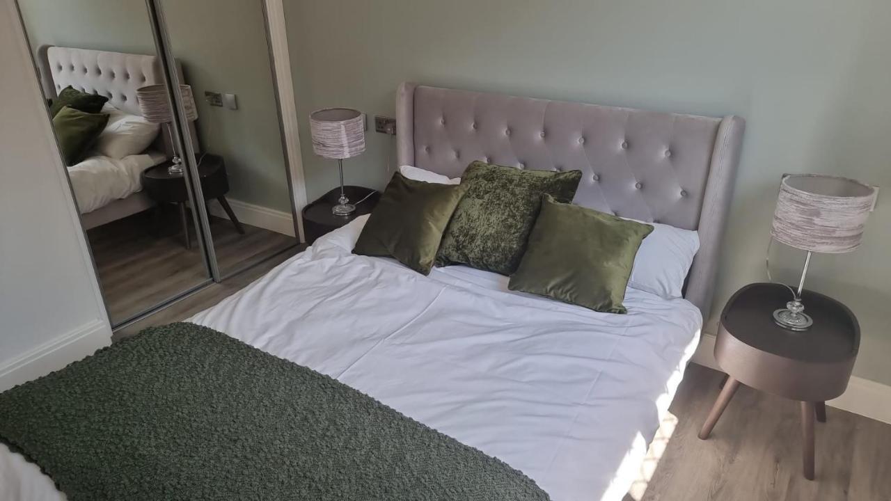 Jasmin Apartments - Luxury 1 & 2 Bedroom Units With Free Parking Bushey Zewnętrze zdjęcie